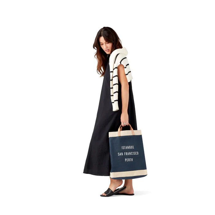 Market Bag in Navy - Image 2